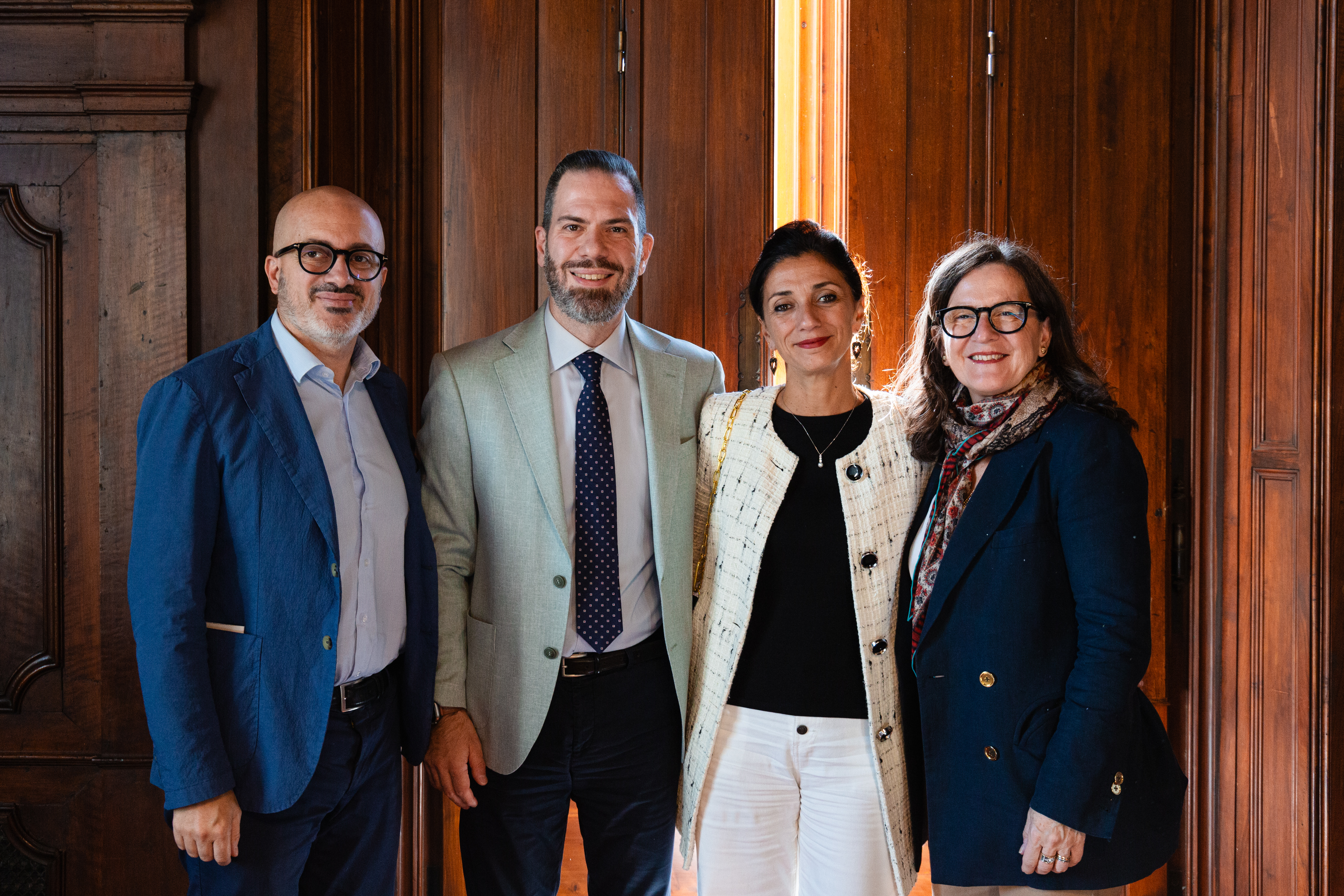 Da sinistra a destra: Giovanni Bettarini (Assessore alla Cultura di Firenze), Jacopo Celona (Direttore della Florence Biennale), Cristina Manetti (Capo di Gabinetto della Regione Toscana) e Cristina Giachi (Consigliera della Regione Toscana)